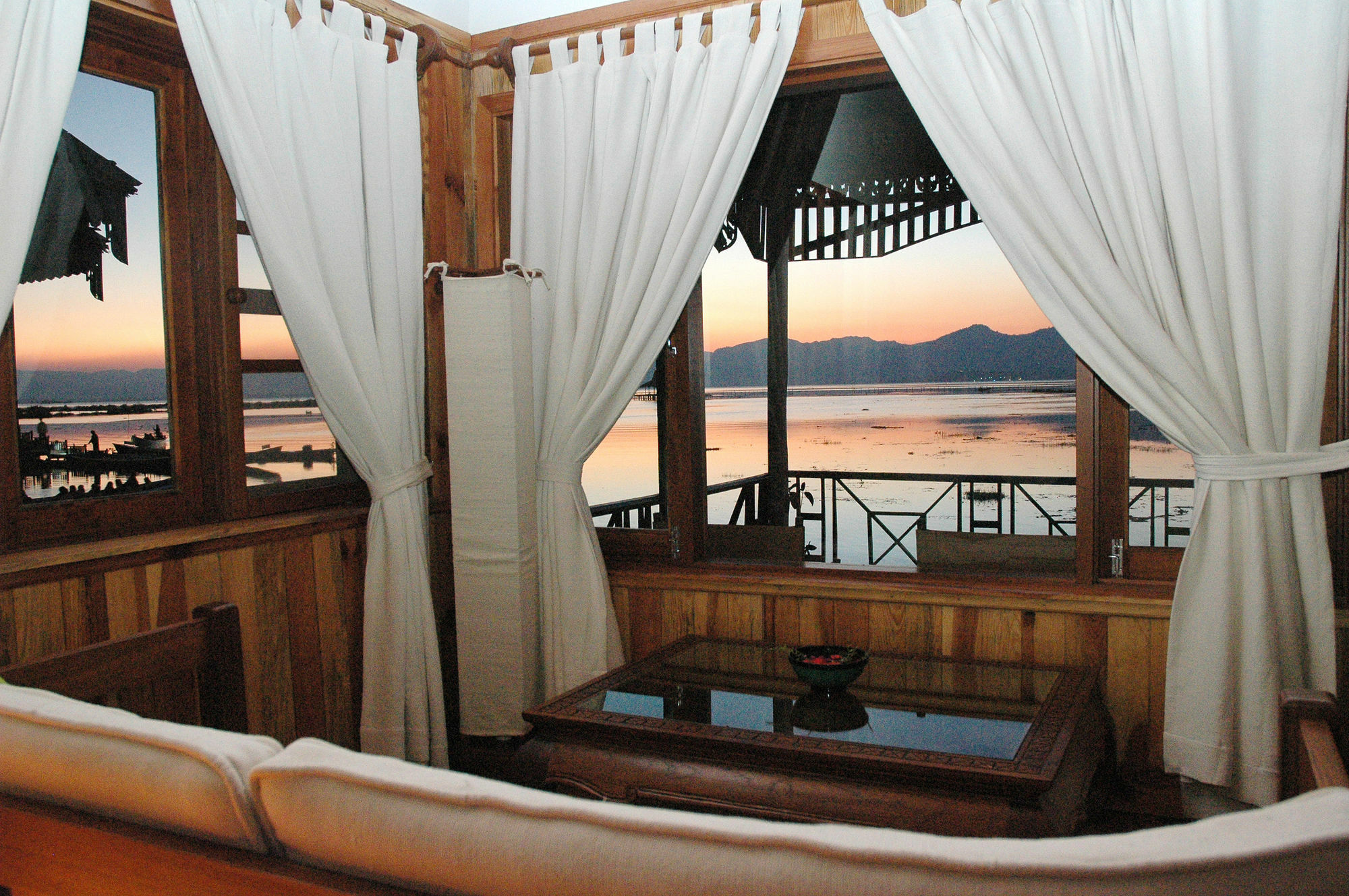 ミャンマー トレジャー リゾート Inle Lake エクステリア 写真